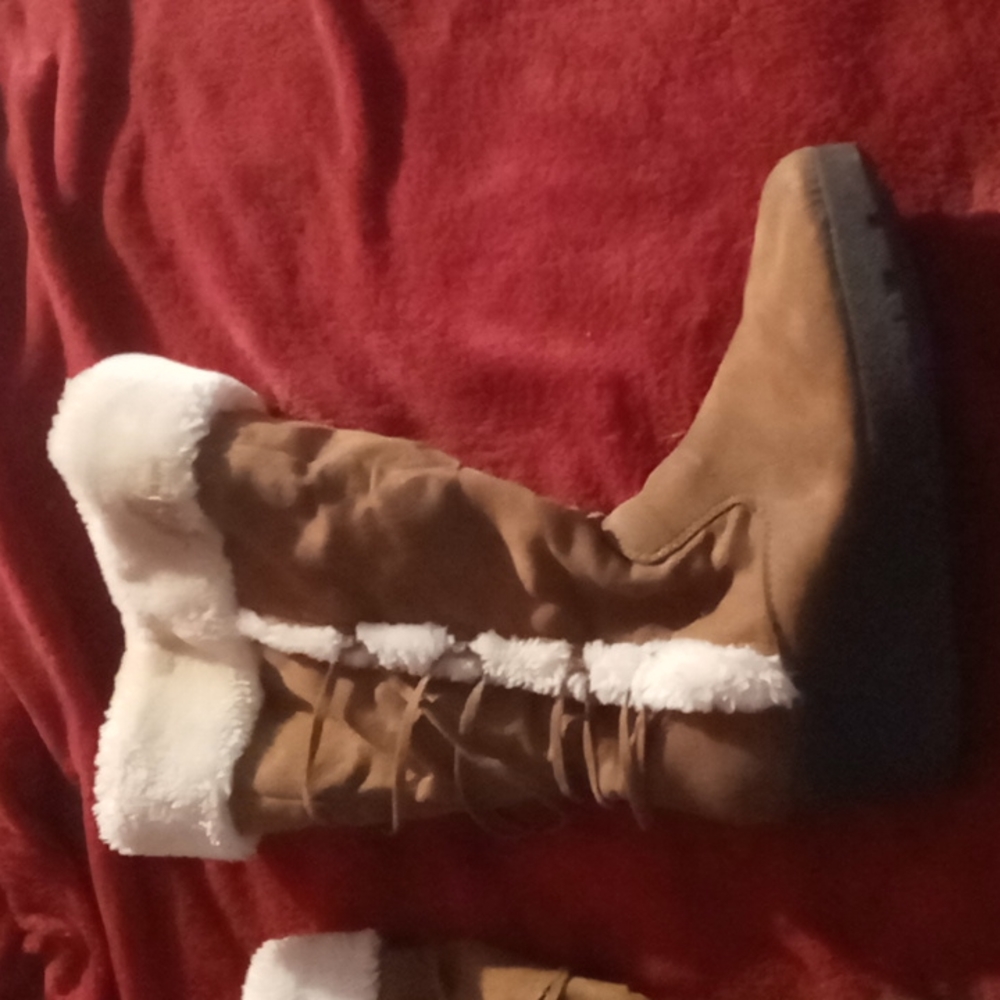 Boots - Picture 2 of 4